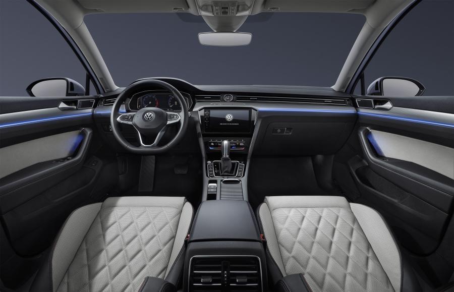Торпедо Volkswagen Magotan (B8L) 2019 года  (фото 6 из 11)